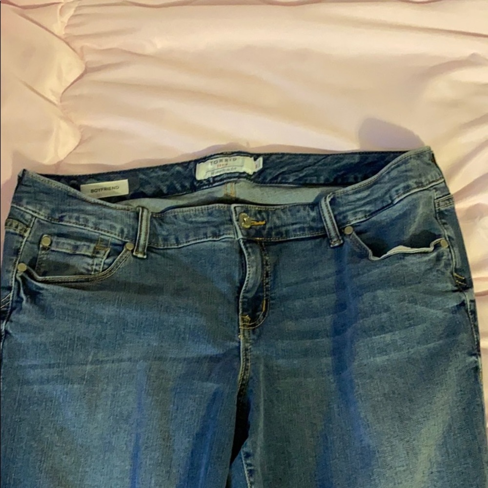 Torrid ankle jeans or can be Capris!